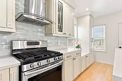 27 Elm St, Ludlow, MA 01056 - Photo 21