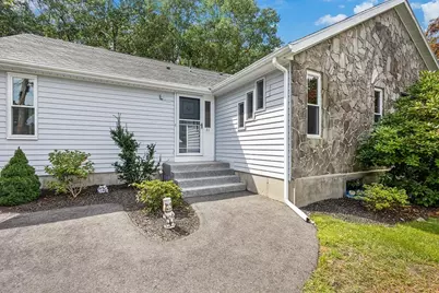31 Acorn Dr #31, Randolph, MA 02368 - Photo 3