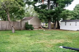 35 W Akard St, Ludlow, MA 01056 - Photo 3