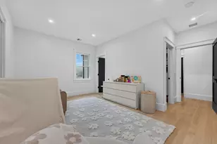 261 Tappan St, Brookline, MA 02445 - Photo 15