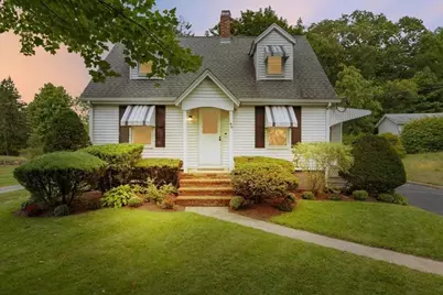48 Davis St, Taunton, MA 02780 - Photo 3