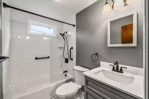 36 Perry St, Weymouth, MA 02189 - Photo 3