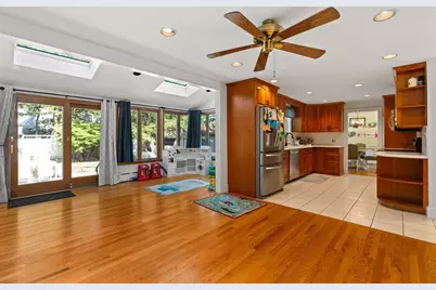 53 Eleanor St, Dartmouth, MA 02747 - Photo 5