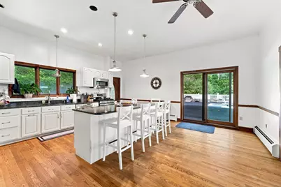 8 Bayberry Ln, Millbury, MA 01527 - Photo 9