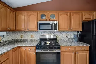 52 Family Dr, Fall River, MA 02721 - Photo 9