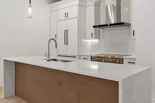 327 Alewife Brook Pkwy, Somerville, MA 02144 - Photo 9