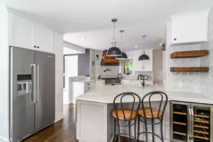 56 Curve St, Wellesley, MA 02482 - Photo 5