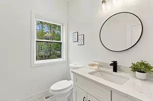 38 Elmwood St, Salisbury, MA 01952 - Photo 11