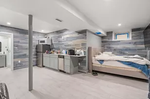 588 Gallivan Blvd, Boston, MA 02124 - Photo 35