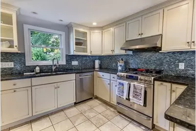 11 Springdale Ave, Wellesley, MA 02462 - Photo 3