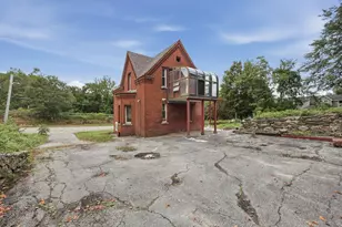 1307 Millbury St, Worcester, MA 01607 - Photo 39