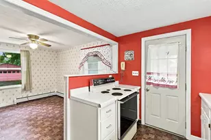 36 Silver Lake Dr, Agawam, MA 01001 - Photo 9
