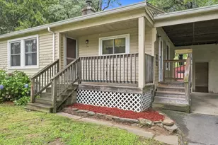 36 Silver Lake Dr, Agawam, MA 01001 - Photo 5