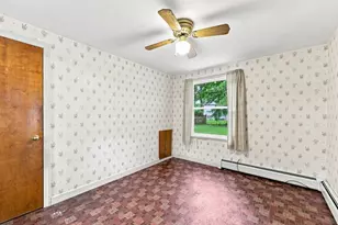 36 Silver Lake Dr, Agawam, MA 01001 - Photo 11