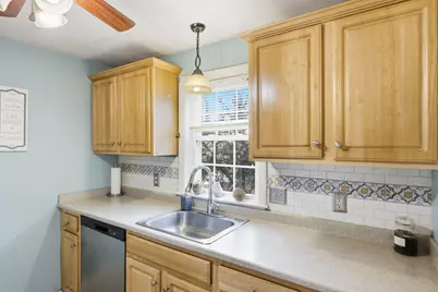 31 Patriot Rd #31, Fitchburg, MA 01420 - Photo 5