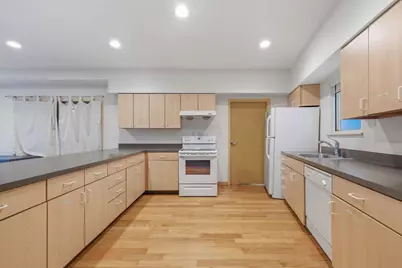366 366 Somerville Ave, Somerville, MA 02143 - Photo 5