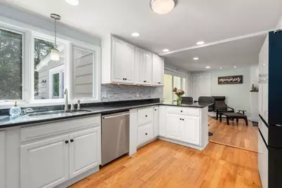 7 Lamphere Cir, Framingham, MA 01701 - Photo 11