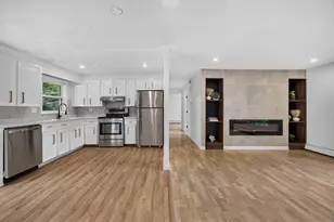 17 Grover St, Beverly, MA 01915 - Photo 9