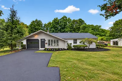 17 Grover St, Beverly, MA 01915 - Photo 1