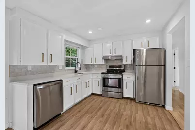 17 Grover St, Beverly, MA 01915 - Photo 7