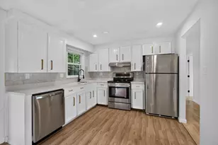 17 Grover St, Beverly, MA 01915 - Photo 7