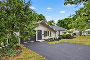 17 Grover St, Beverly, MA 01915 - Photo 3