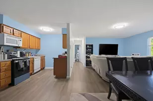 22 Dailey St, Attleboro, MA 02703 - Photo 9