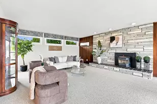 29 Lakeshore Dr, Wales, MA 01081 - Photo 5