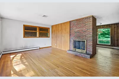 46 Spencer St, Agawam, MA 01001 - Photo 11