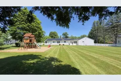91 Pleasant St, Northborough, MA 01532 - Photo 15
