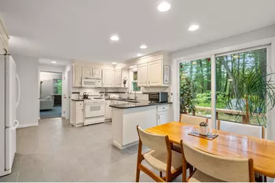 41 Old Stagecoach Rd, Bedford, MA 01730 - Photo 3