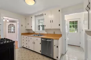 12 Arch St, Framingham, MA 01702 - Photo 11