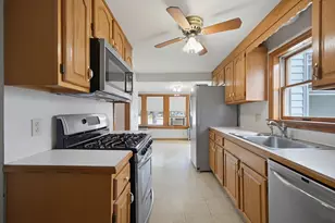 101 Fisher St, North Attleboro, MA 02760 - Photo 3