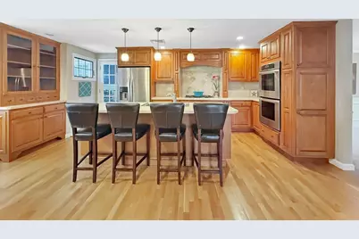 5 Swan Cir, Shrewsbury, MA 01545 - Photo 9