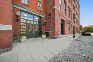 172 Middle St, Lowell, MA 01852 - Photo 1