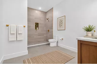 13 Clyde St #B, Somerville, MA 02145 - Photo 11