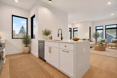 13 Clyde St #B, Somerville, MA 02145 - Photo 7
