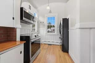 383 Pond St, Weymouth, MA 02190 - Photo 9
