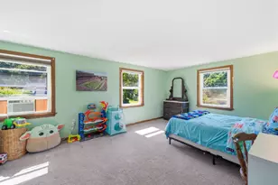 380 Plumtree Rd, Springfield, MA 01118 - Photo 27