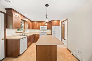 391 Scenic Hwy, Bourne, MA 02532 - Photo 9