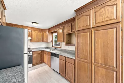 76 Daley St, Chicopee, MA 01013 - Photo 15