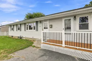 76 Daley St, Chicopee, MA 01013 - Photo 3