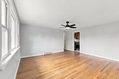 76 Daley St, Chicopee, MA 01013 - Photo 5