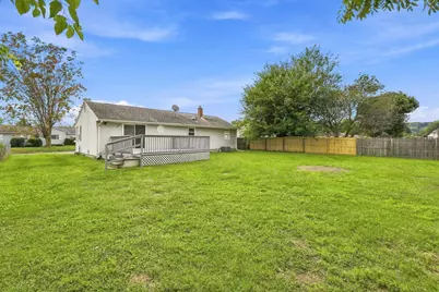 76 Daley St, Chicopee, MA 01013 - Photo 35