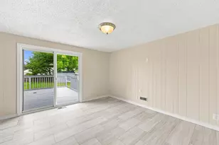 76 Daley St, Chicopee, MA 01013 - Photo 19