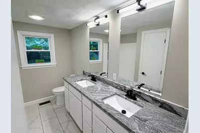 36 Stuart Ave, Leominster, MA 01453 - Photo 15