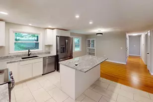 36 Stuart Ave, Leominster, MA 01453 - Photo 7