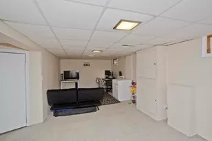 143 Winton St, Springfield, MA 01118 - Photo 31