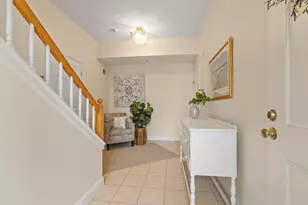 605 Devenwood Way, Clinton, MA 01510 - Photo 3