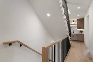 421 E 6th St, Boston, MA 02127 - Photo 27